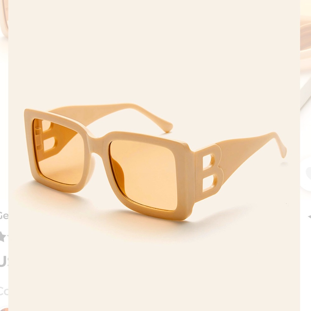 Women’s beige sunglasses